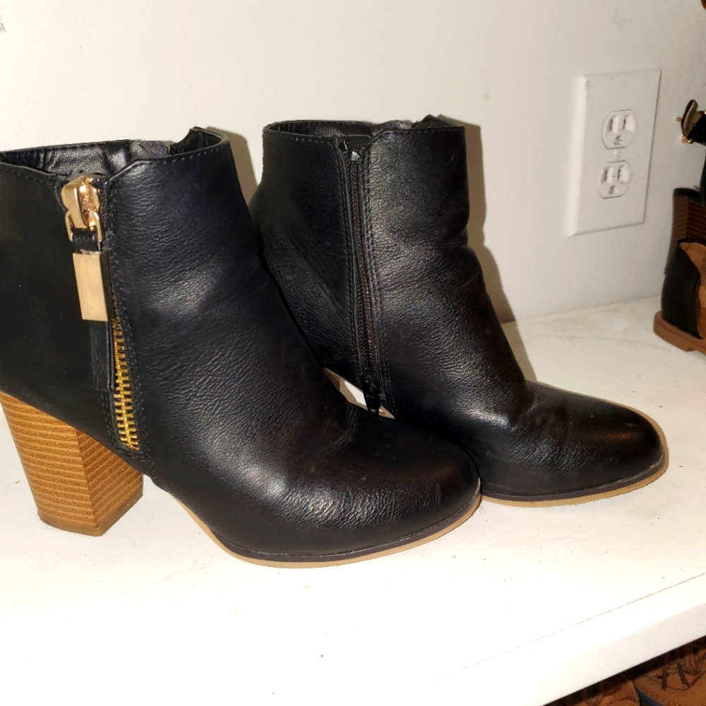 Apt. 9 Black Ankle Bootie